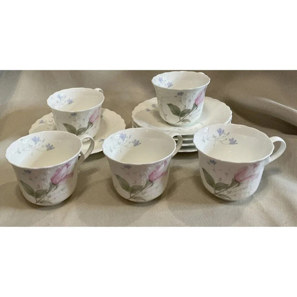 Mikasa Bone China April Rose Set Of 5‎ Teacups Saucer A7053 Floral Flowers VTG - Picture 1 of 7
